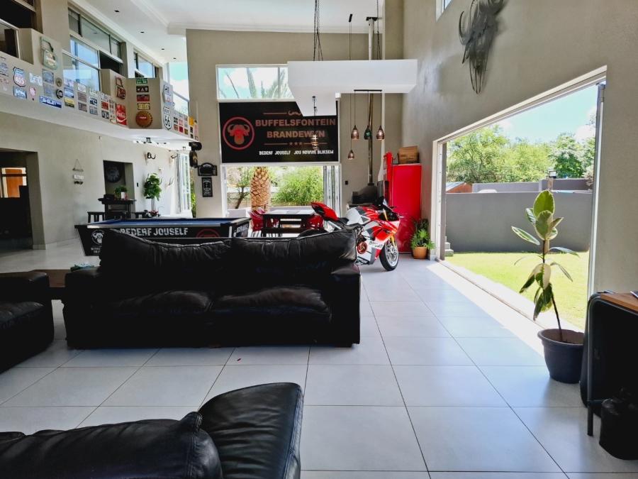 5 Bedroom Property for Sale in Rayton Free State